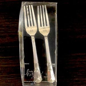 I do me too cake set for a wedding